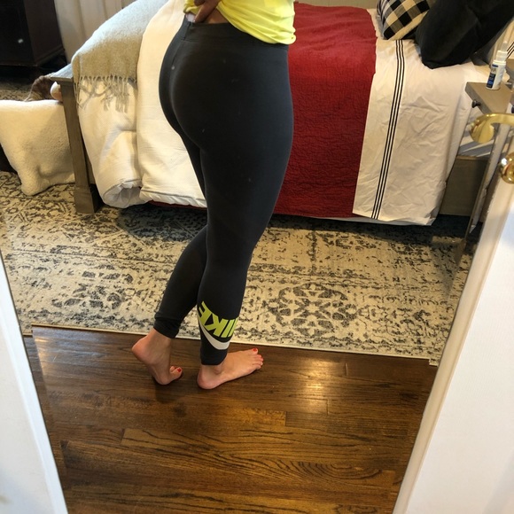 Nike workout leggings - Picture 3 of 6